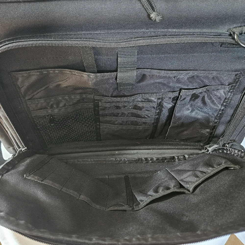 EUC SOC Sandpiper of California Black Convertible Laptop Bag/Backpack Combo